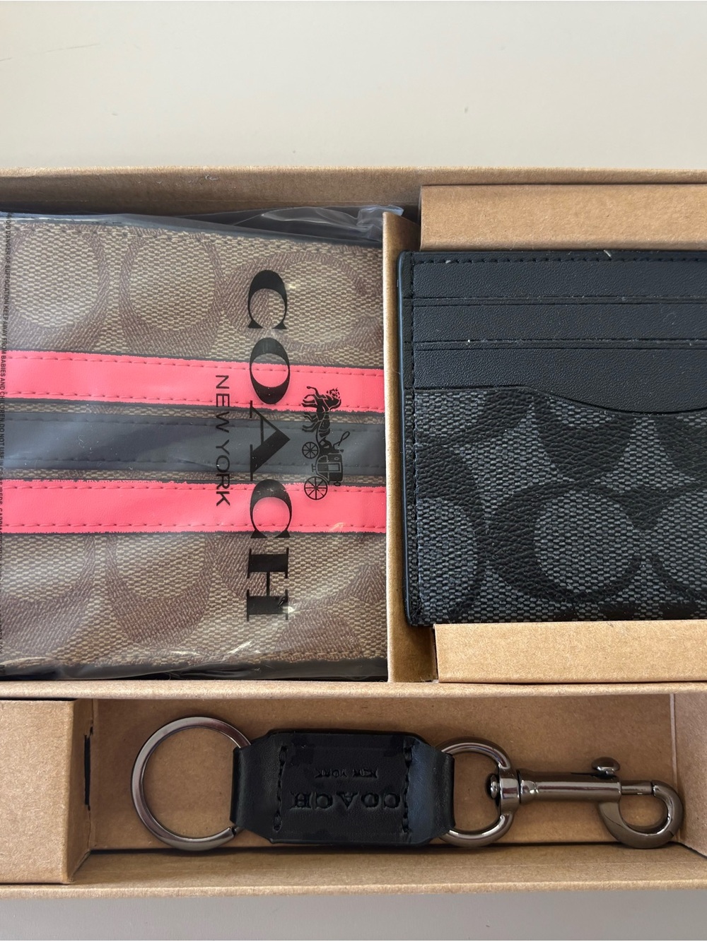 Source Unknown Black and Pink Coach-Style Wallet Set
